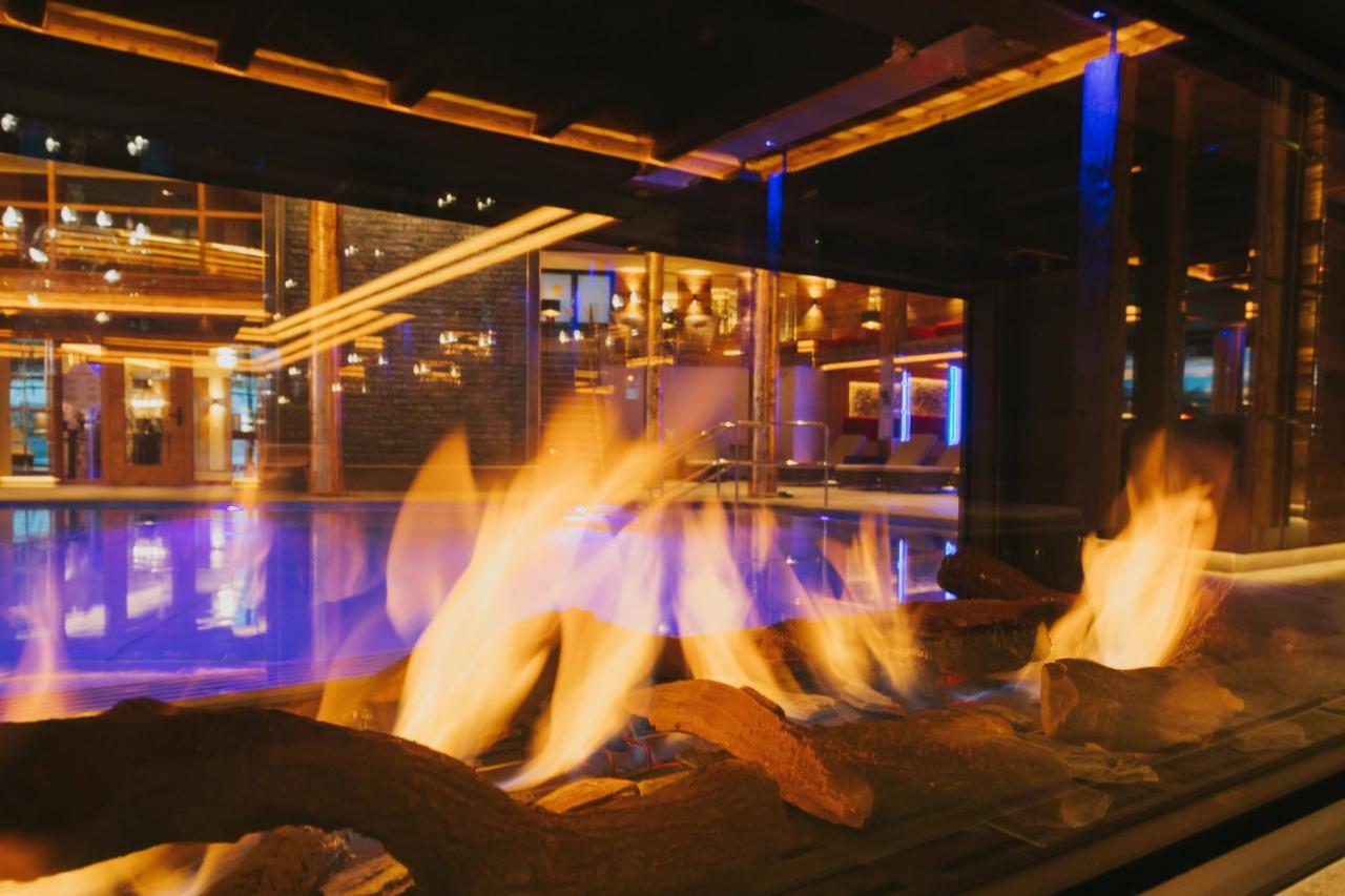 Ortner'S Resort Bad Fussing Luaran gambar The fireplace at the lobby